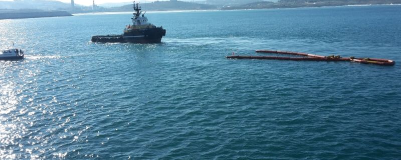 An Oil Spill Drill in the Outer Harbour of A Coruña tested the operation of the Aquasafe Galicia system